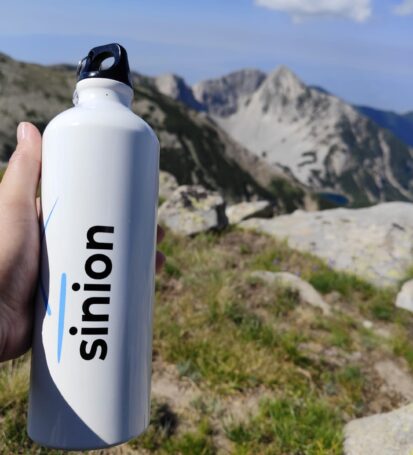 sinion-bottle-logo